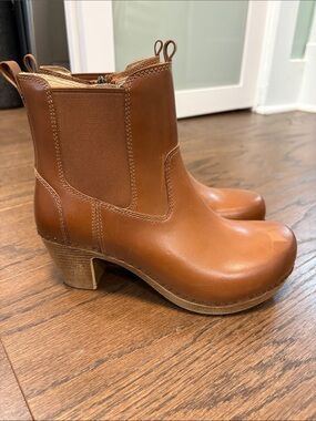 Dansko Shayna Boots 37 Bootie heeled clog